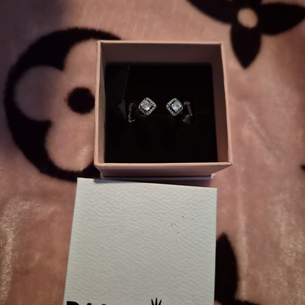 Elegant Silver Ring